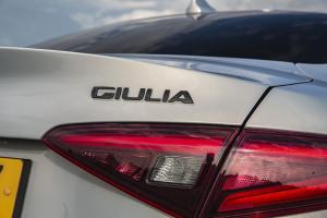 Alfa Romeo Giulia Sprint 2020 года  (UK)